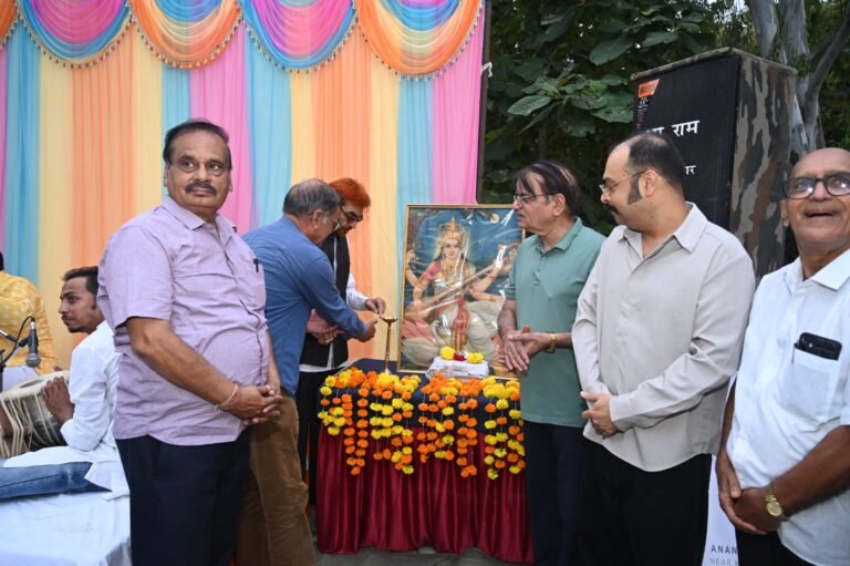 संगीत की एक शाम वृद्धाश्रम के नाम