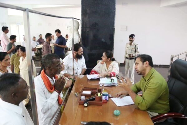 जनसुनवाई में हुई 194 आवेदनों पर कार्यवाही