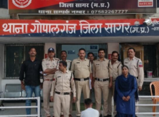 थाना गोपालगंज पुलिस द्वारा मंदिरों में चोरी करने वाले आरोपी को किया गिरफ्तार