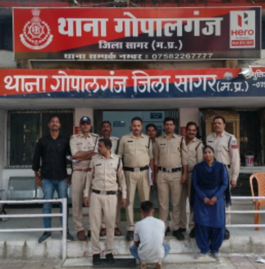 थाना गोपालगंज पुलिस द्वारा मंदिरों में चोरी करने वाले आरोपी को किया गिरफ्तार
