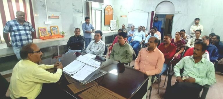 नवागत मुख्य चिकित्सा एवं स्वास्थ्य अधिकारी ने किया पदभार ग्रहण