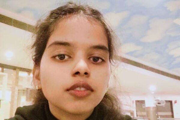 सागर शहर की बेटी कक्षा दसवी की छात्रा रिया सिंह ने 97.80% अंक प्राप्त कर न केवल स्कूल टॉसागर शहर की बेटी कक्षा दसवी की छात्रा रिया सिंह ने 97.80% अंक प्राप्त कर न केवल स्कूल