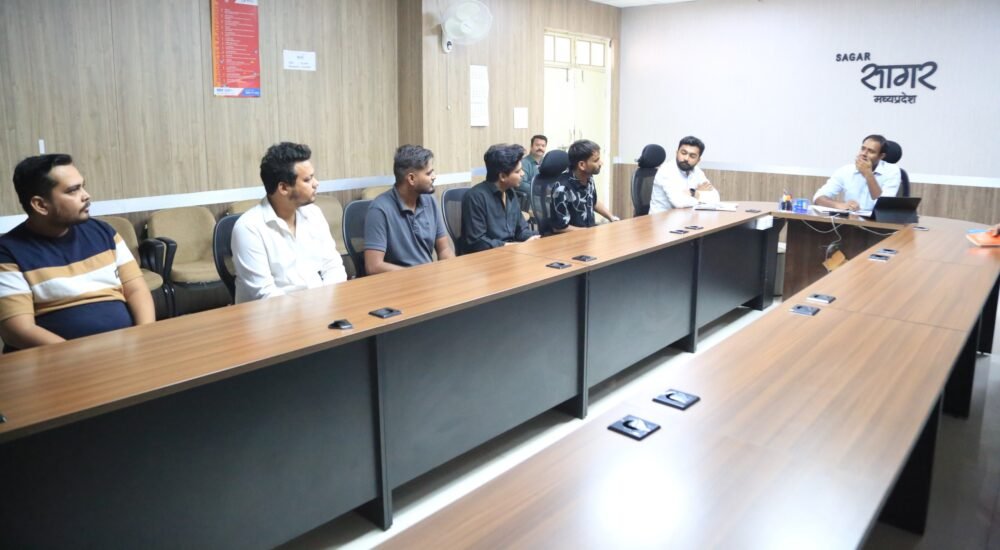 जनगणना 2027 और जनकल्याणकारी योजनाओं के प्रचार हेतु कलेक्टर ने इन्फ्लूएंसर्स के साथ की बैठक