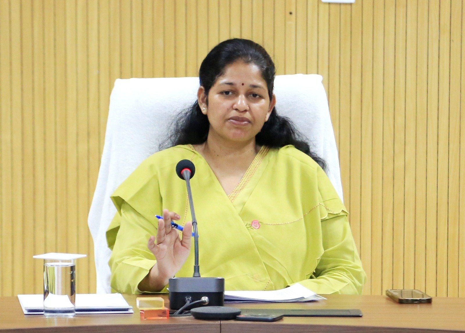 कार्य में प्रगति न लाने पर पांच जनगणना चार्ज अधिकारियों को कारण बताओं नोटिस जारी 