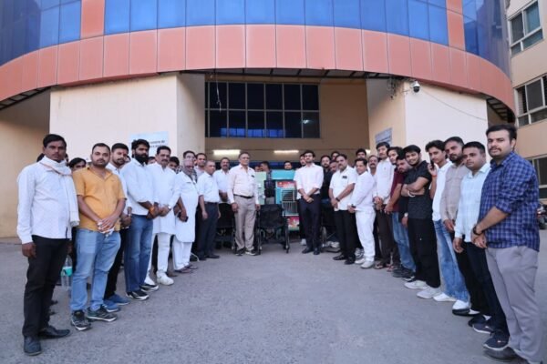 पूर्व मंत्री श्री भूपेन्द्र सिंह के स्वागत में मिले 8 कूलर व 5 व्हील चेयर जिला अस्पताल और बीएमसी को भेंट किए, अविराज सिंह ने कहा स्वागत वही जो समाज के काम आए