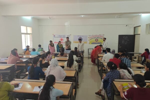 विश्व रेडक्रॉस सप्ताह: विद्यार्थियों के लिए प्राथमिक उपचार (First Aid) प्रशिक्षण कार्यक्रम का आयोजन