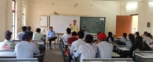 परीक्षा से पूर्व छात्रों में भरा जोश: अग्रणी महाविद्यालय में ‘प्रेरणा एवं लक्ष्य निर्धारण’ पर कार्यशाला संपन्न