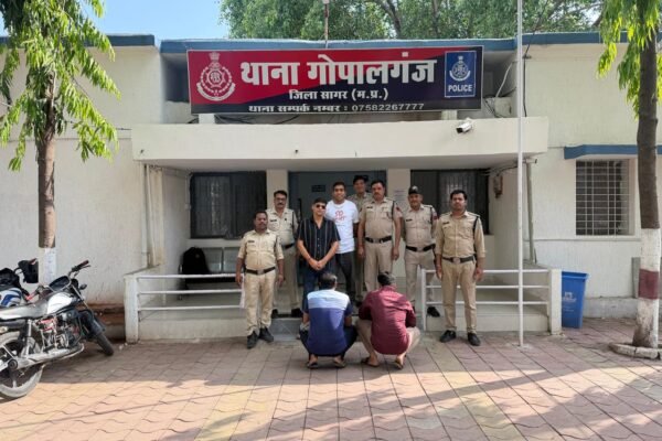 थाना गोपालगंज पुलिस द्वारा गंभीर मारपीट/चाकूबाजी के प्रकरण में 04 आरोपियों को किया गिरफ्तार