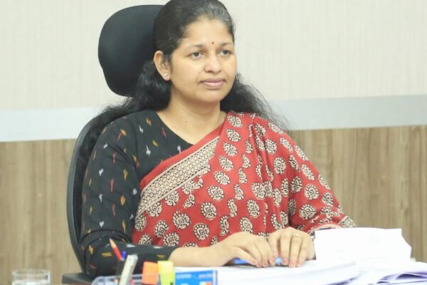 मोतीनगर स्थित नवीन बस स्टेण्ड के सुचारू संचालन हेतु कलेक्टर ने दिए निर्देश
