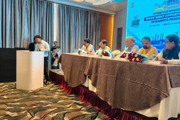 झांसी-मऊरानीपुर के 35 निवेशकों ने जतारा में निवेश की सहमति दी